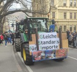 Demo: Traktoren blockieren Straßen in der Hauptstadt Bozen/Südtiirol 