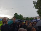Applaus und Begeisterung trotz des Regens, Stuttgart, Schlossplatz, 25.05.2024