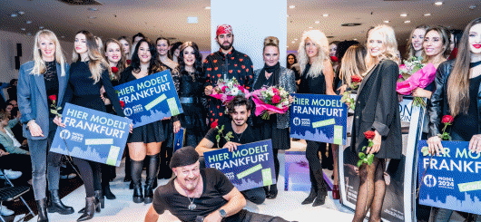 Jury mit allen Finalistendes Model Contests 2024 