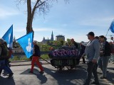 Aufzug Richtung Maqrktpaltz, Ostermarsch in Ulm, Karsamstag 2025