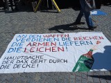 Transparent vor der Bühne, Ulmer Ostermarsch, Karsamstag 2025